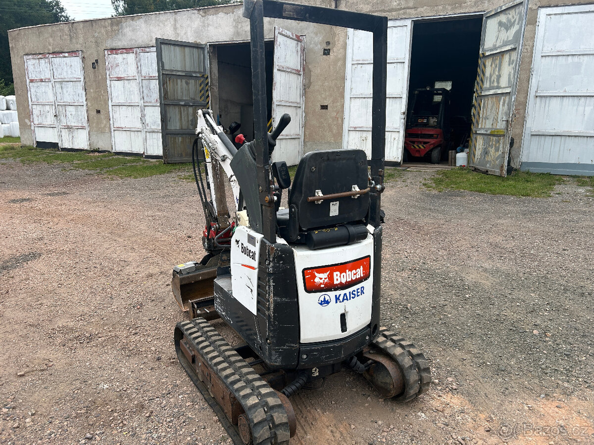 Minibagr Bobcat E10z - 6