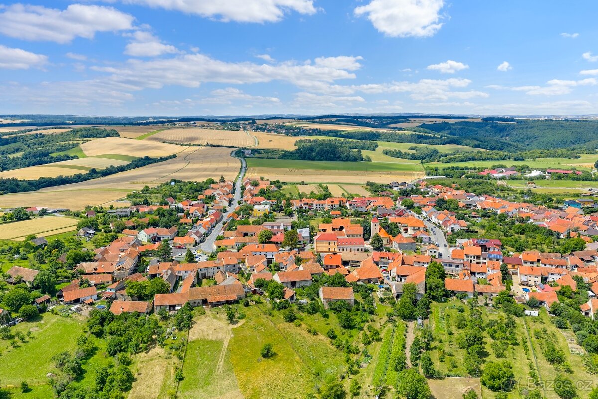 Prodej podsklepeného RD 4+1 (120m2) s uzavřeným dvorem, zahr - 6