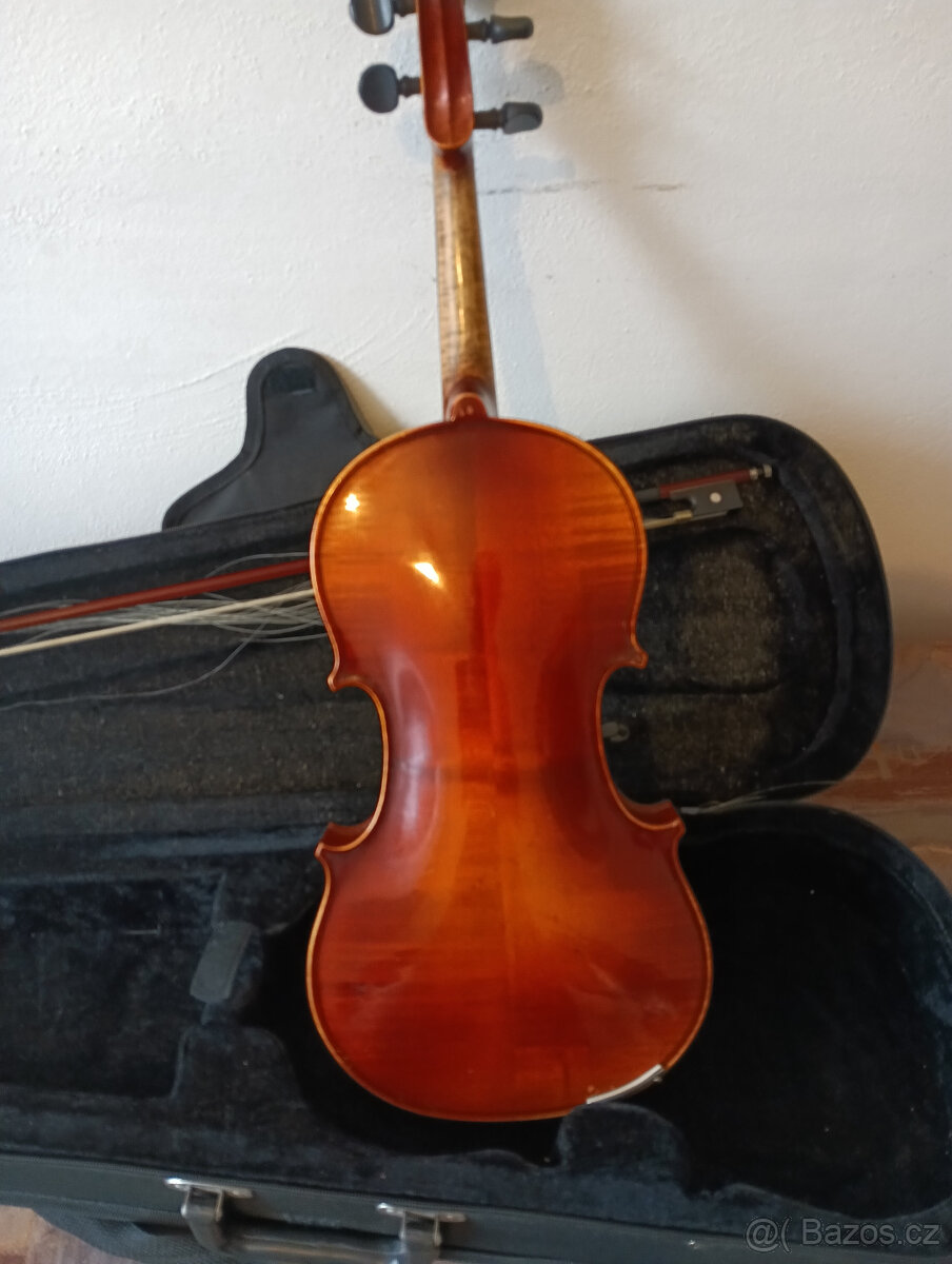 Prodám kompletní set housli 4/4 - 6