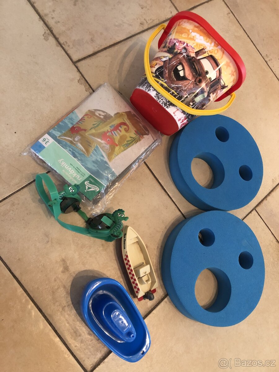 Dětské sportovní boty, ploutve, rukávky do bazénu - 6