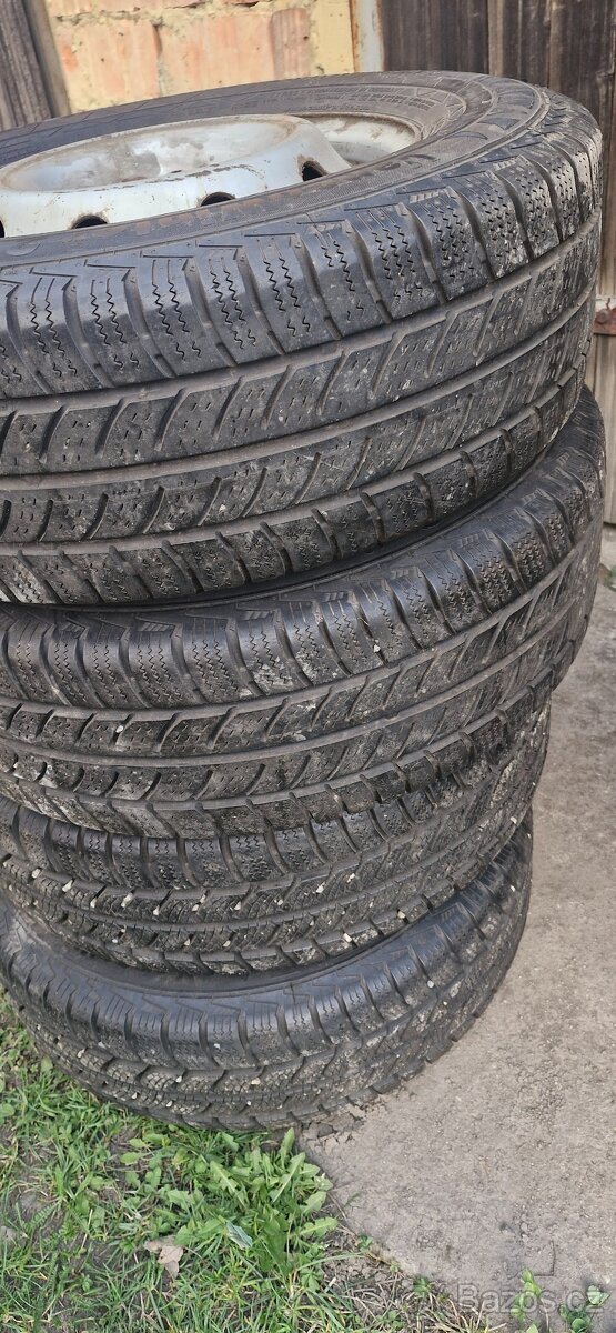 Prodám sadu 215/70/15C - 6