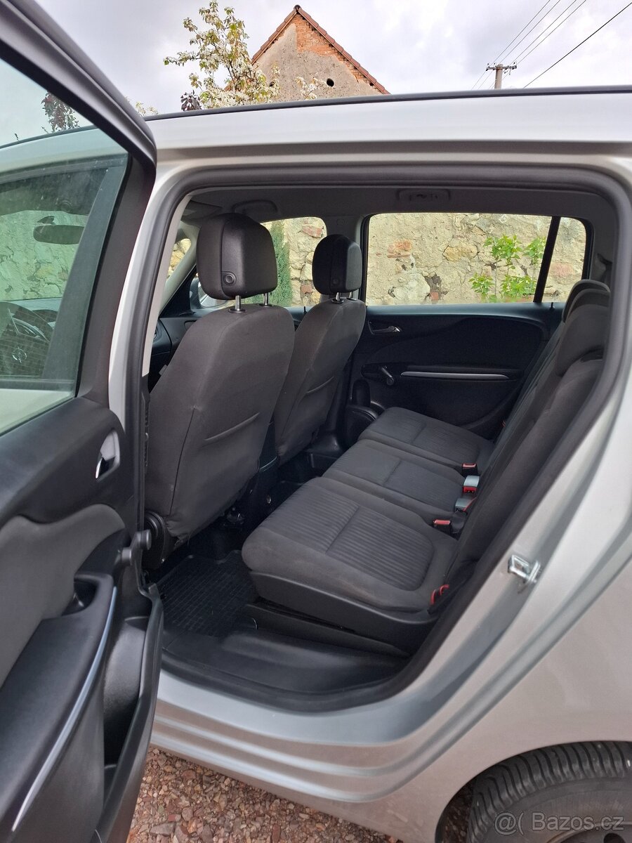 Opel Zafira Tourer - 6