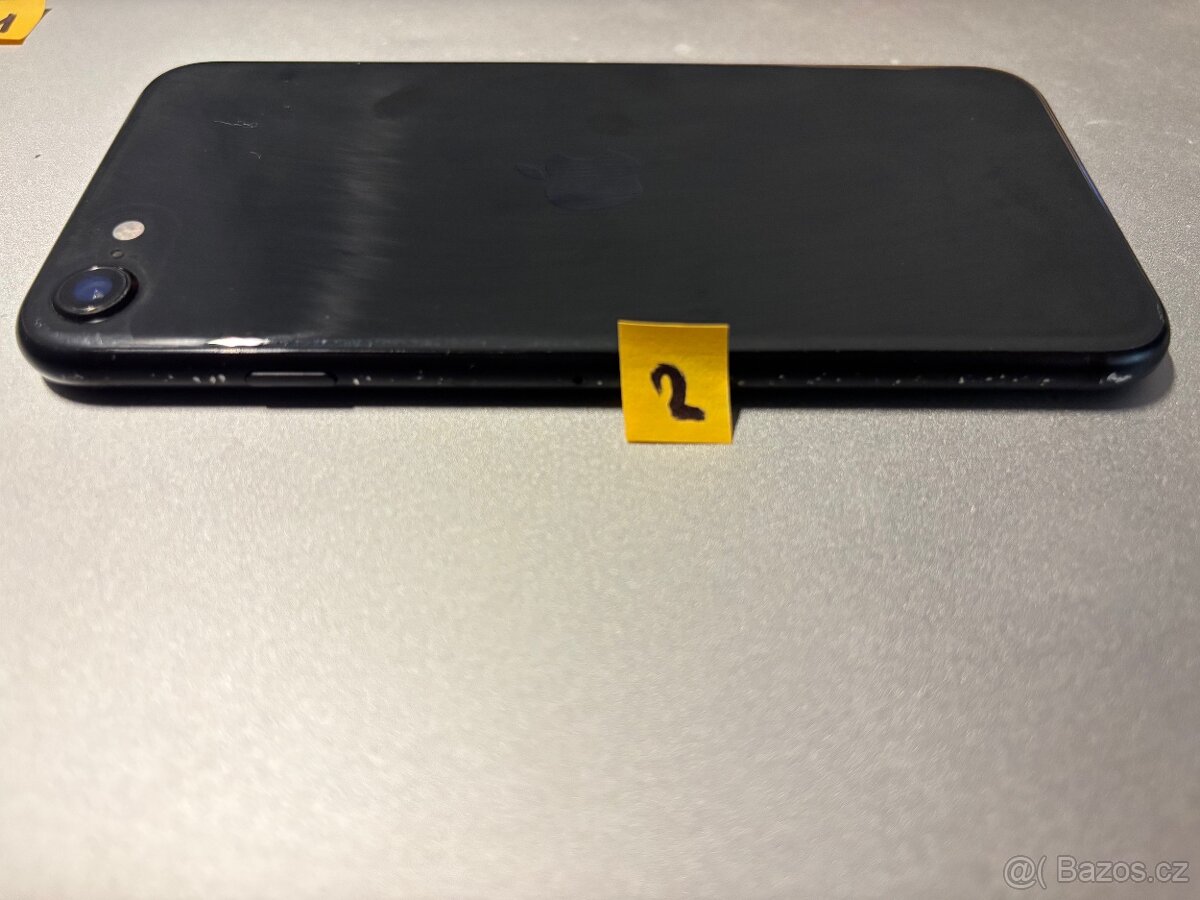 Apple iPhone SE (2020) 64GB Černý - 6