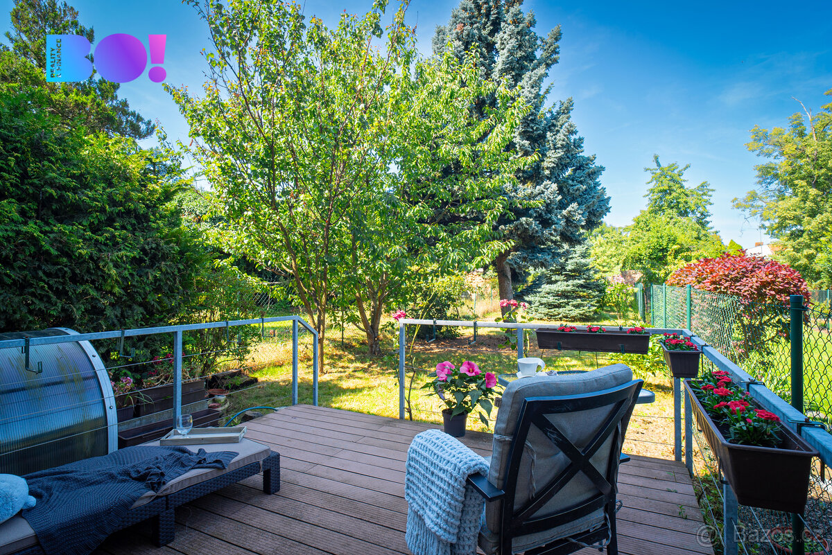 Prodej řadového rodinného domu 5+kk se zahradou a dvougaráží - 6