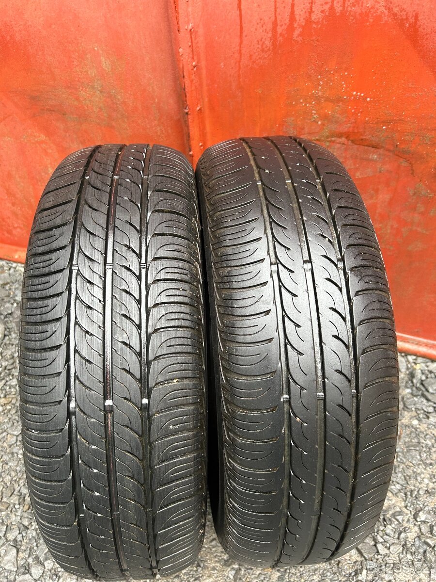 Přidám gumy 195/65/15. - 6