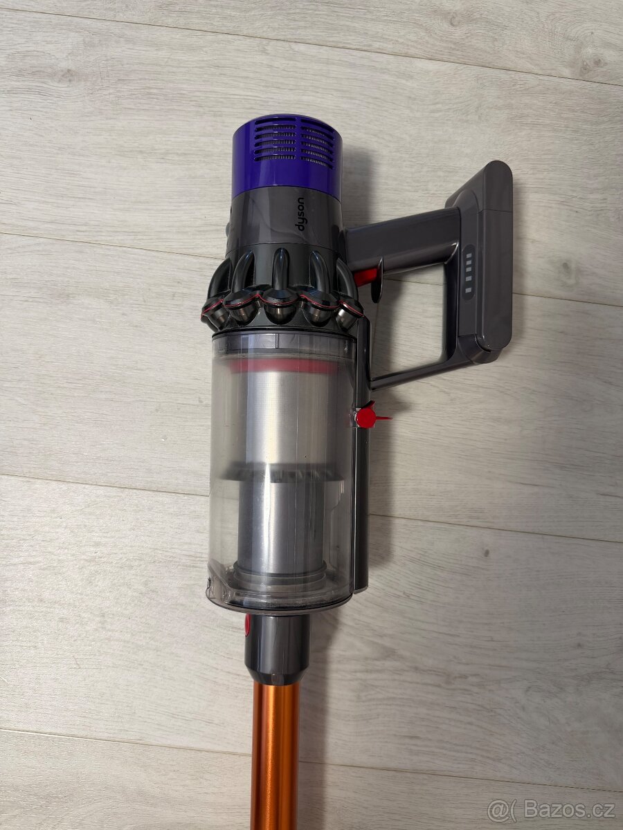 Dyson V10 - 6