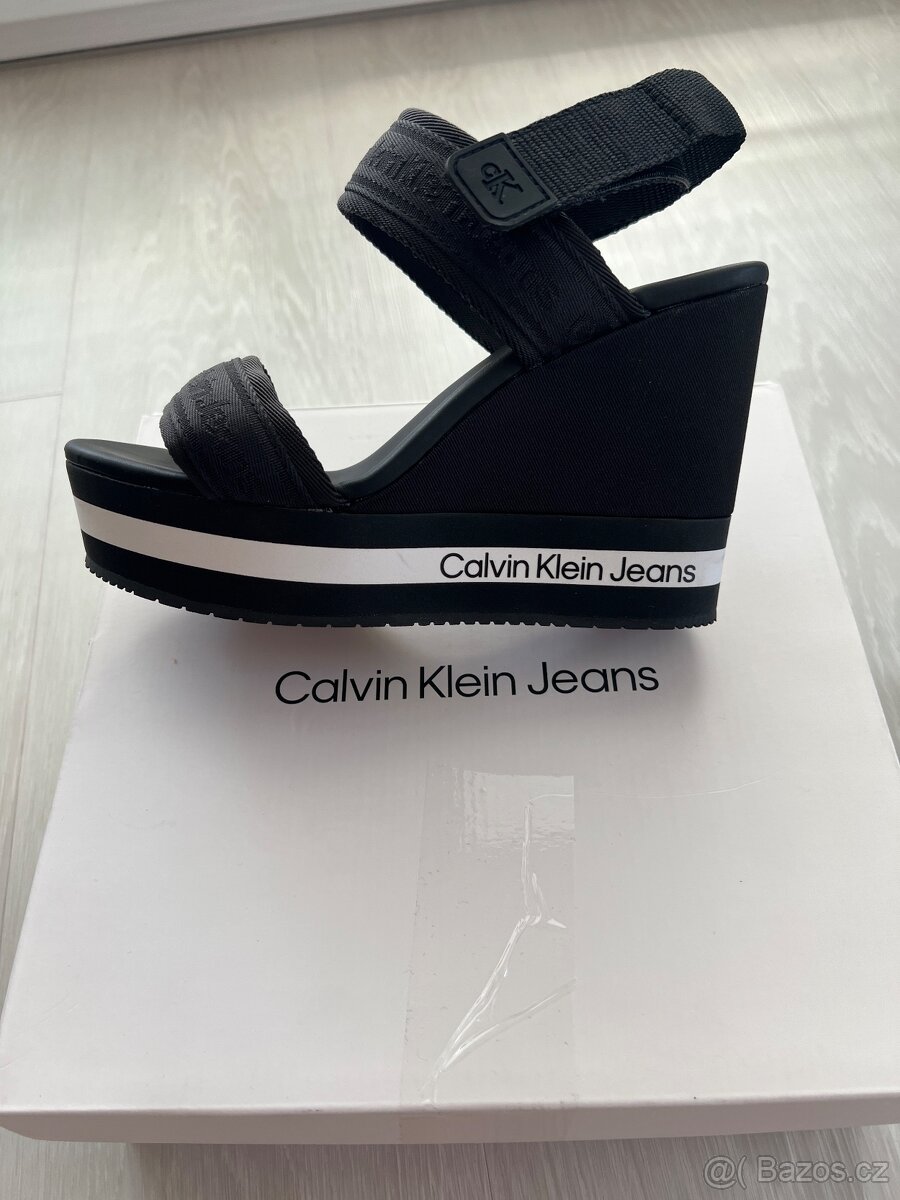 Calvin Klein - 6