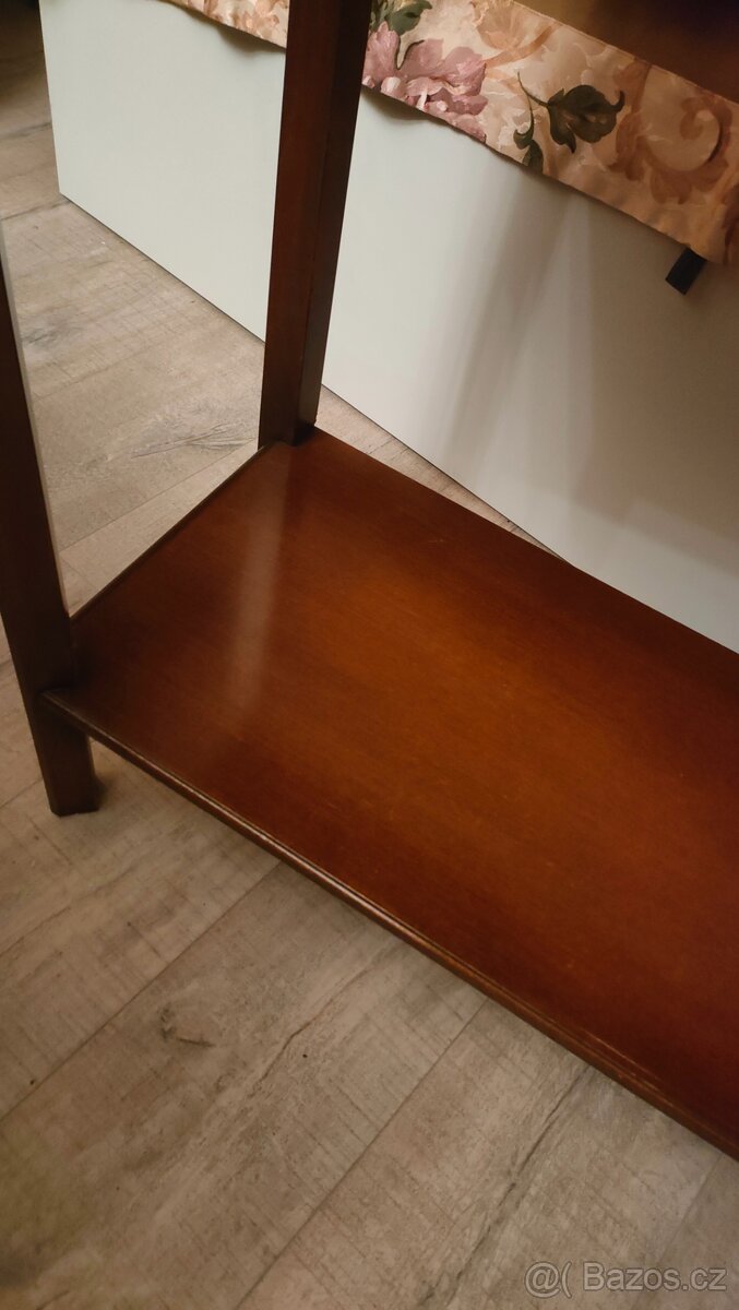 Konzolovy stolek - 6
