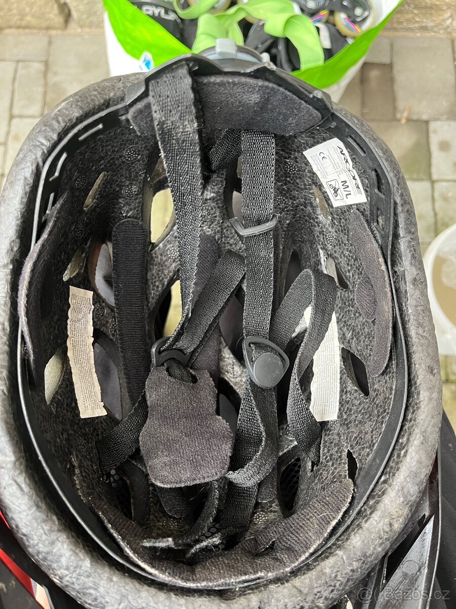 Cyklistické helmy - různé velikosti a motivy - 6