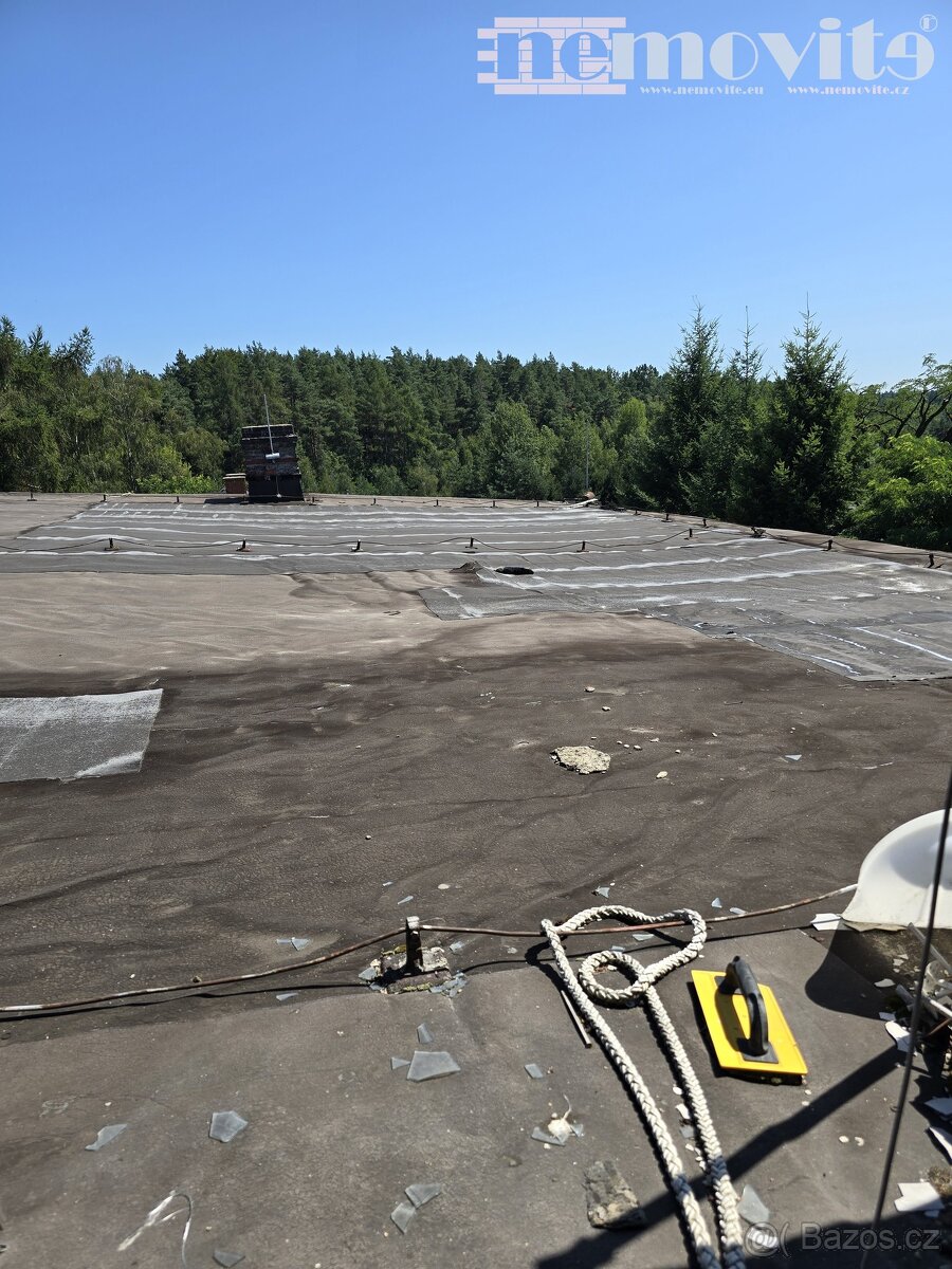 Exkluzivně nabízíme na prodej vícegenerační dům, 977 m² - No - 6