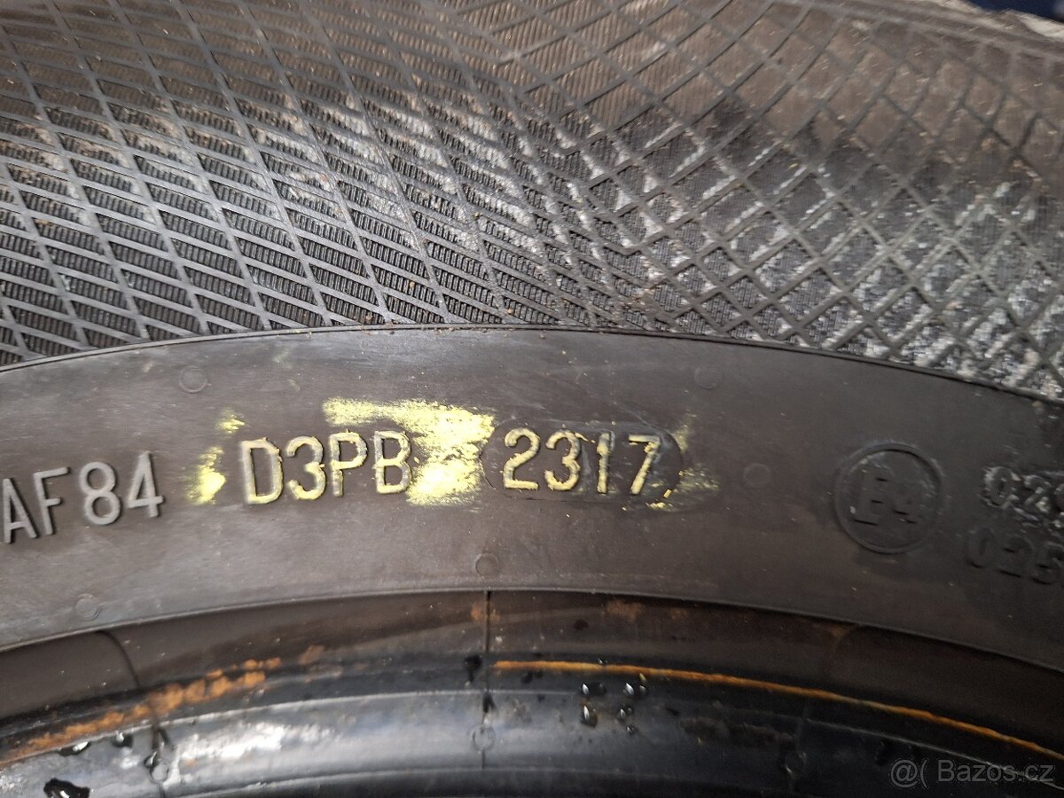 Prodám zimní pneu 215/65/16 102H Continental - 6