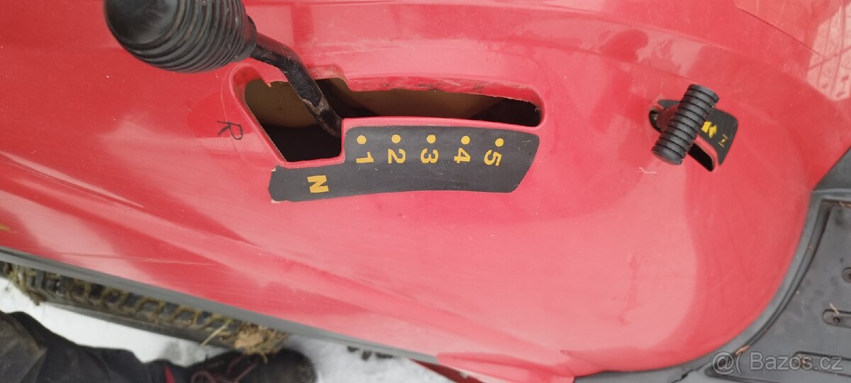 Zahradní traktor -rider - 6