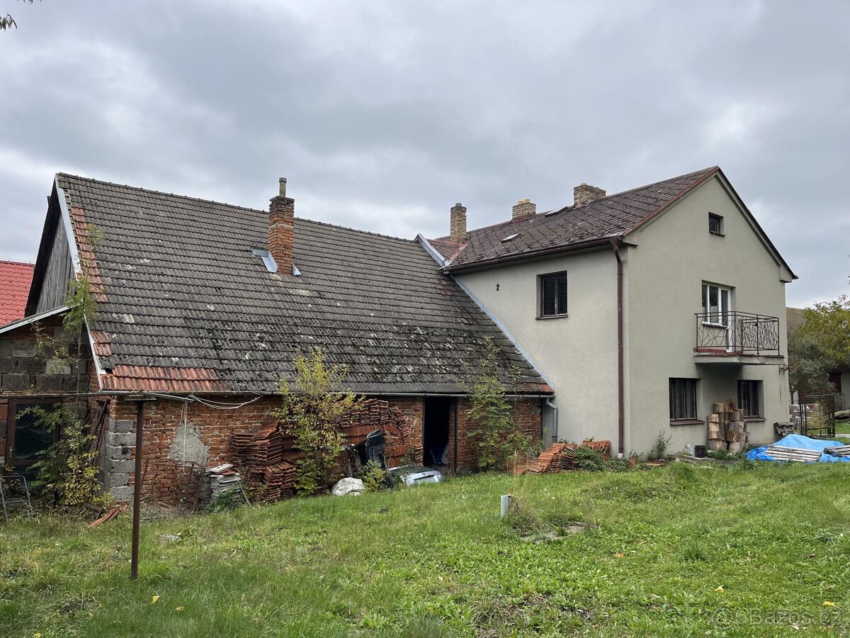 Prodej RD dvě bytové jednotky, prostorná dvou garáž s pozemk - 6