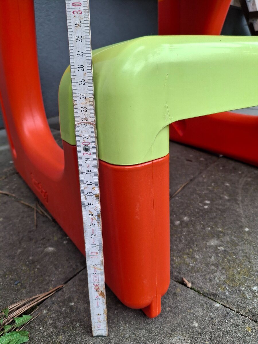 Plastový stůl se lavičkou - 6