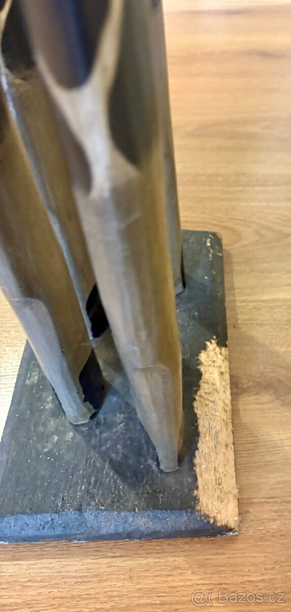 Prodám dřevěné sochy - Žirafa (202cm) a volavka - 6