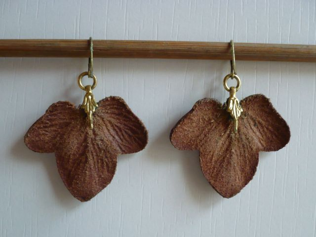 Náušnice visací - lístky z hnědé kůže - 6