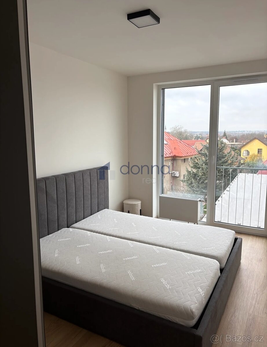 Pronájem bytu 2+kk/T, 45m² + terasa 23m2, ul. Hofbauerova, P - 6