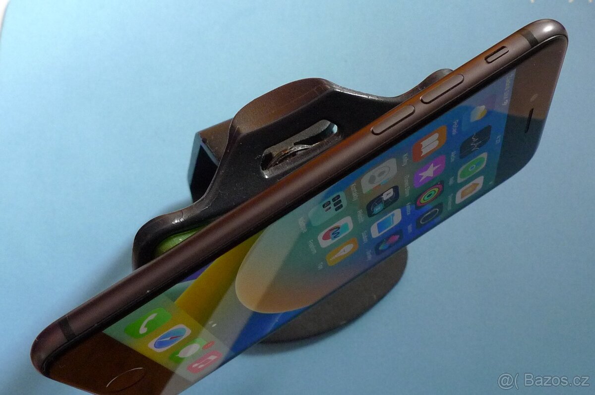 Apple iPhone SE 2020 128GB Baterie 82% - 6