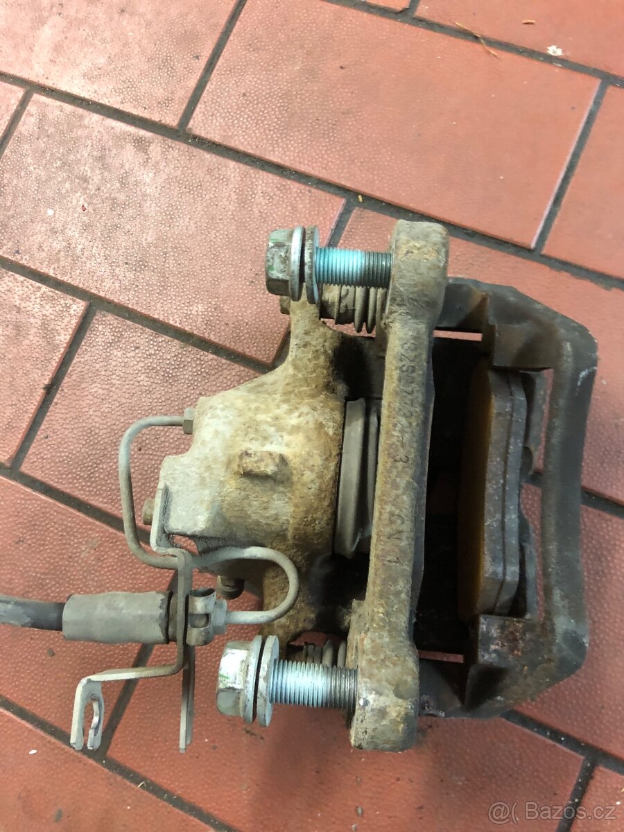 AUDI A4 B6, B7 00-07 - PŘEDNÍ BRZDIČE - 6