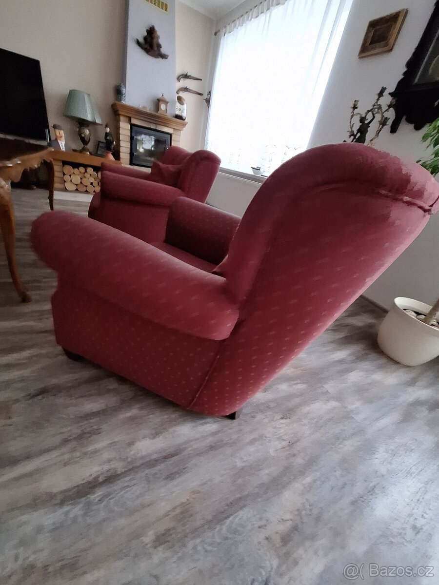 sedačka s křesly a stolkem - 6