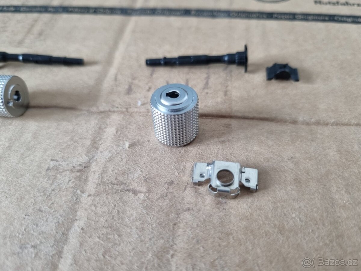 ROLOVACI KOLECKA NA MULTIFUNKCNI VOLANT - 6