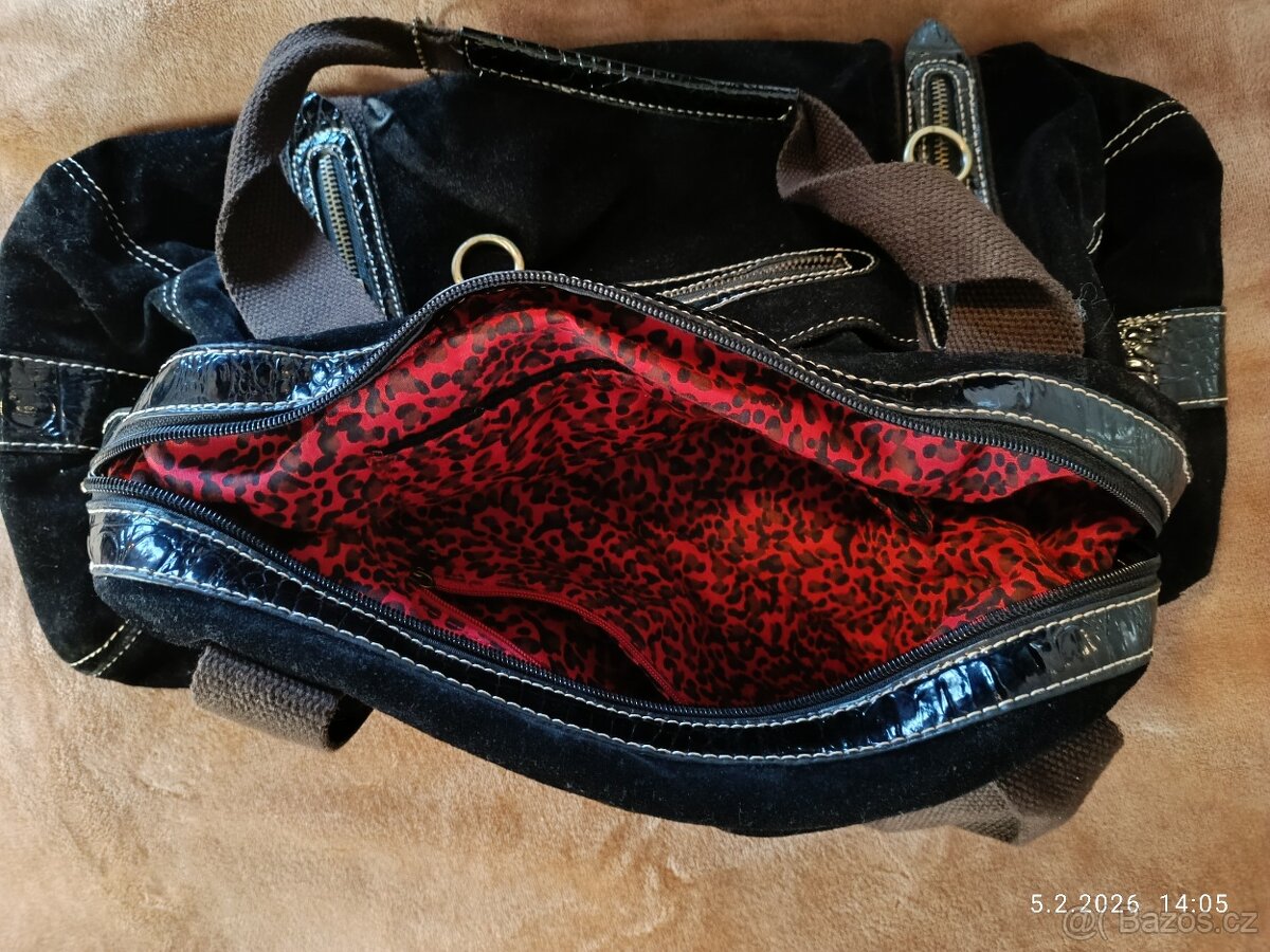 Prodám DÁMSKOU ČERNOU KABELKU - 6