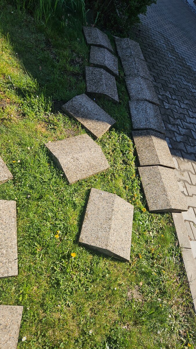 Betonová stříška na plot - 6