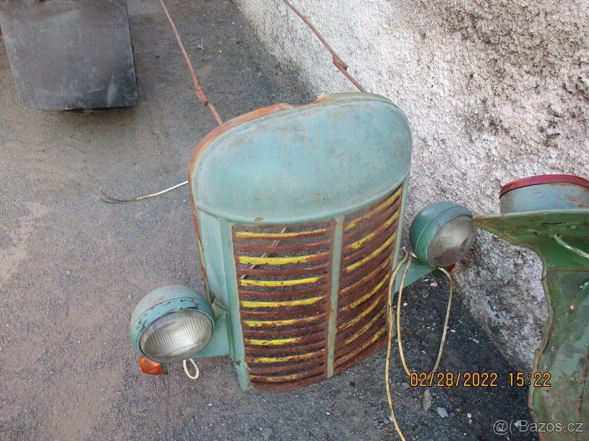 Škoda 30 traktor díly - 6