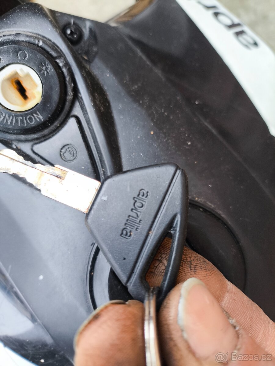 Aprilia Dorsoduro - dětská elektrická - 6