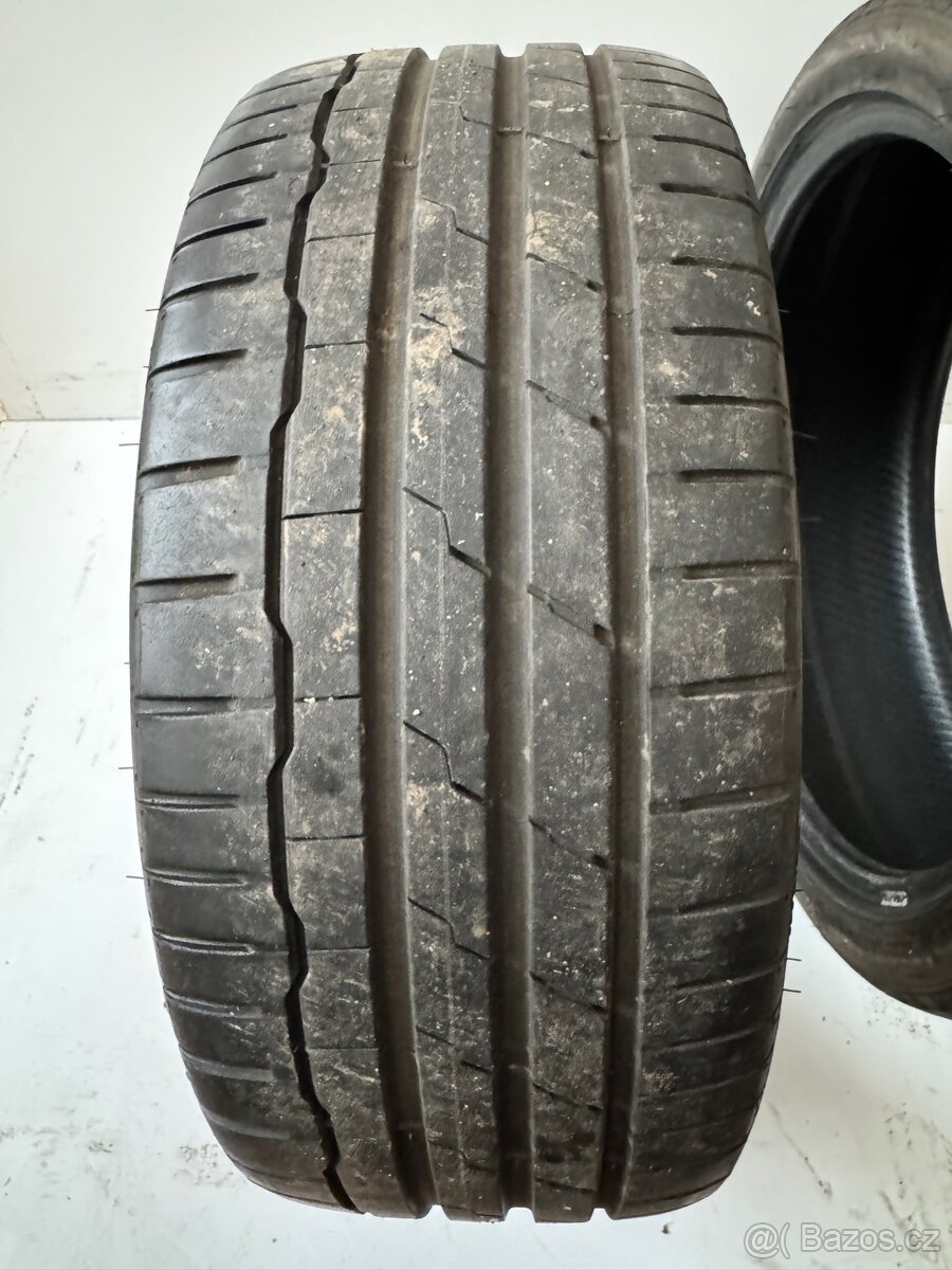 Pneu 215/40 R18 - 6