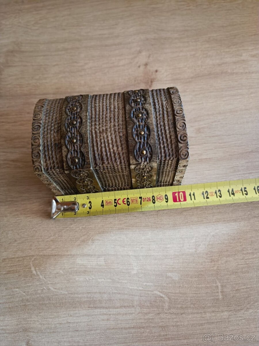 Pěkná dřevěná vyřezávaná šperkovnice - 6