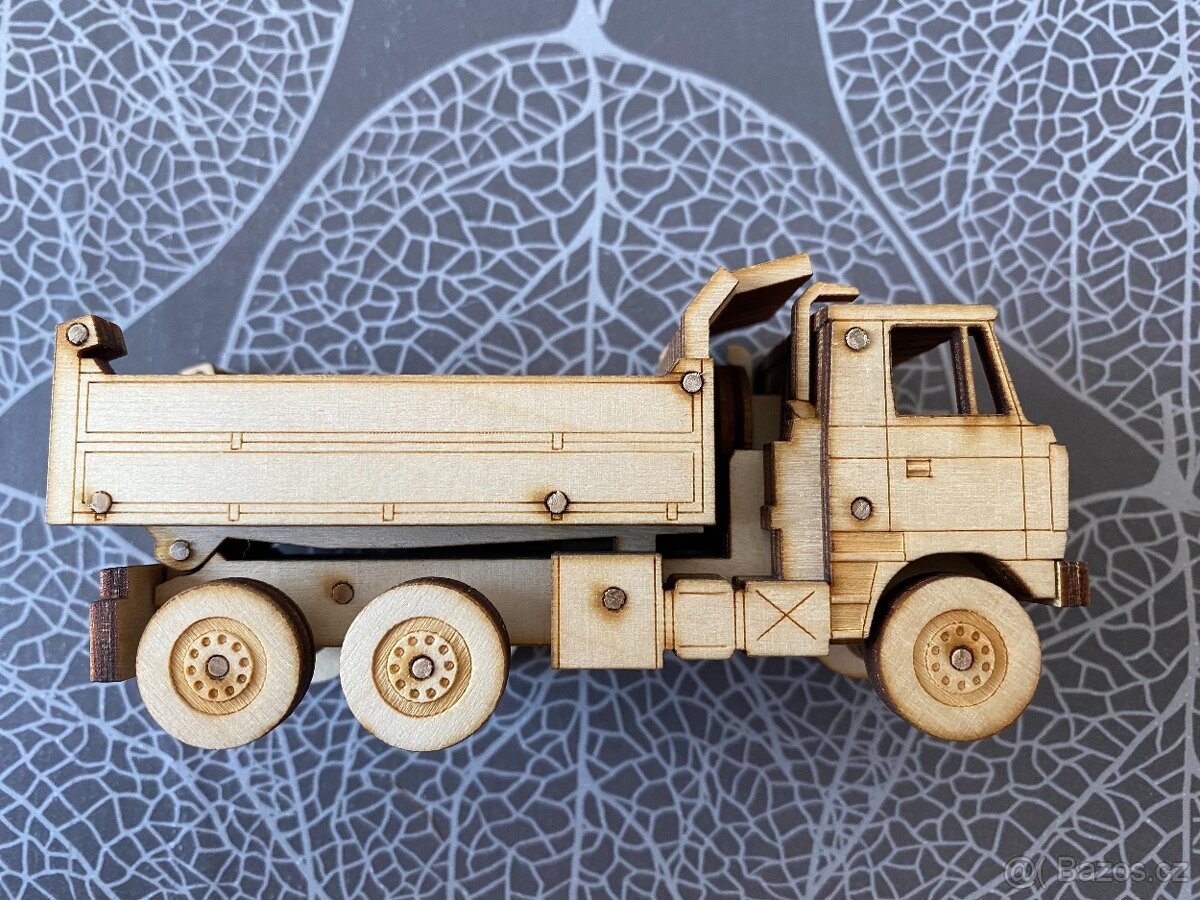 Nový dřevěný model Tatra 815 - 6