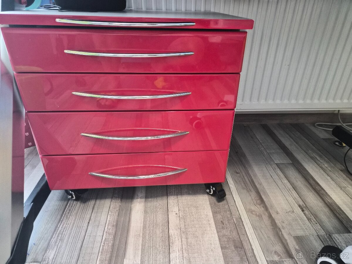 Prodám dřevěný dětský pokoj 2x. PC 65 000 Kč - 6