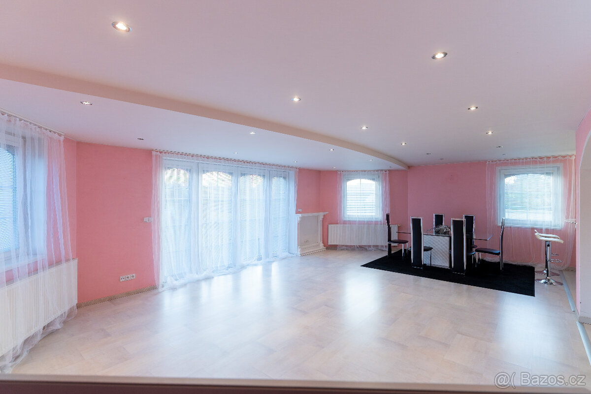 Prodej rodinného domu 200 m², pozemek 586 m² - 1111 - 6