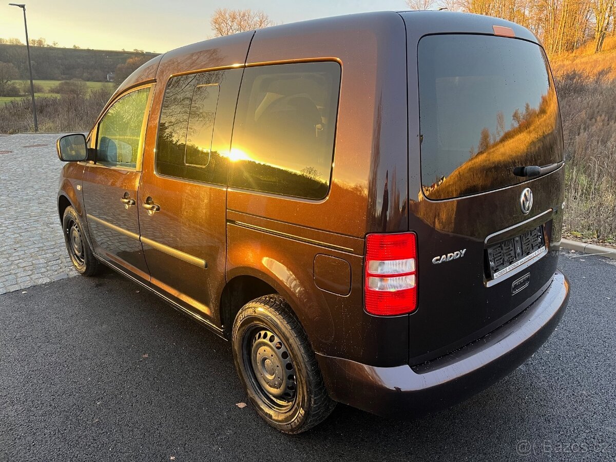 Volkswagen Caddy 1.2 TSI LiFE 2x šoupačky - 6