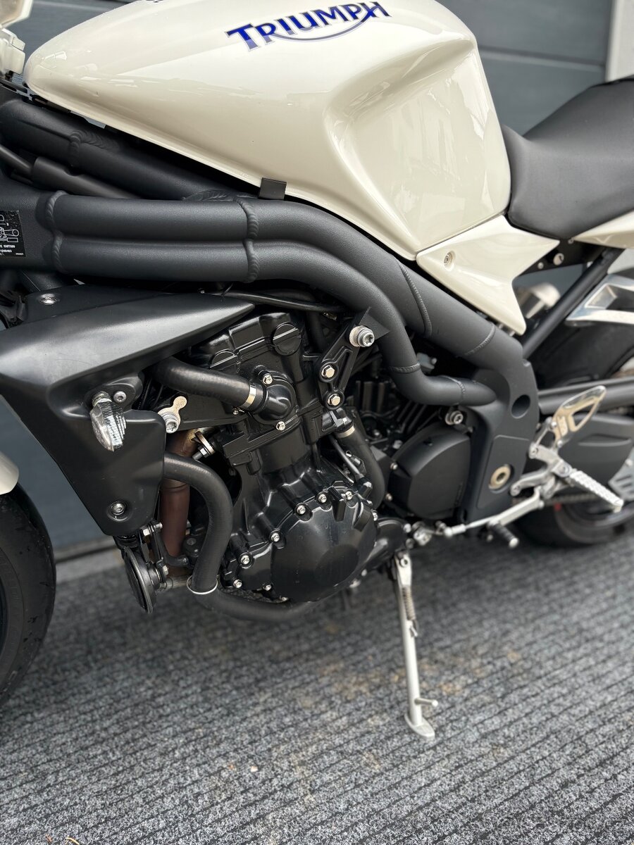 Triumph Speed Triple 1050 - 6