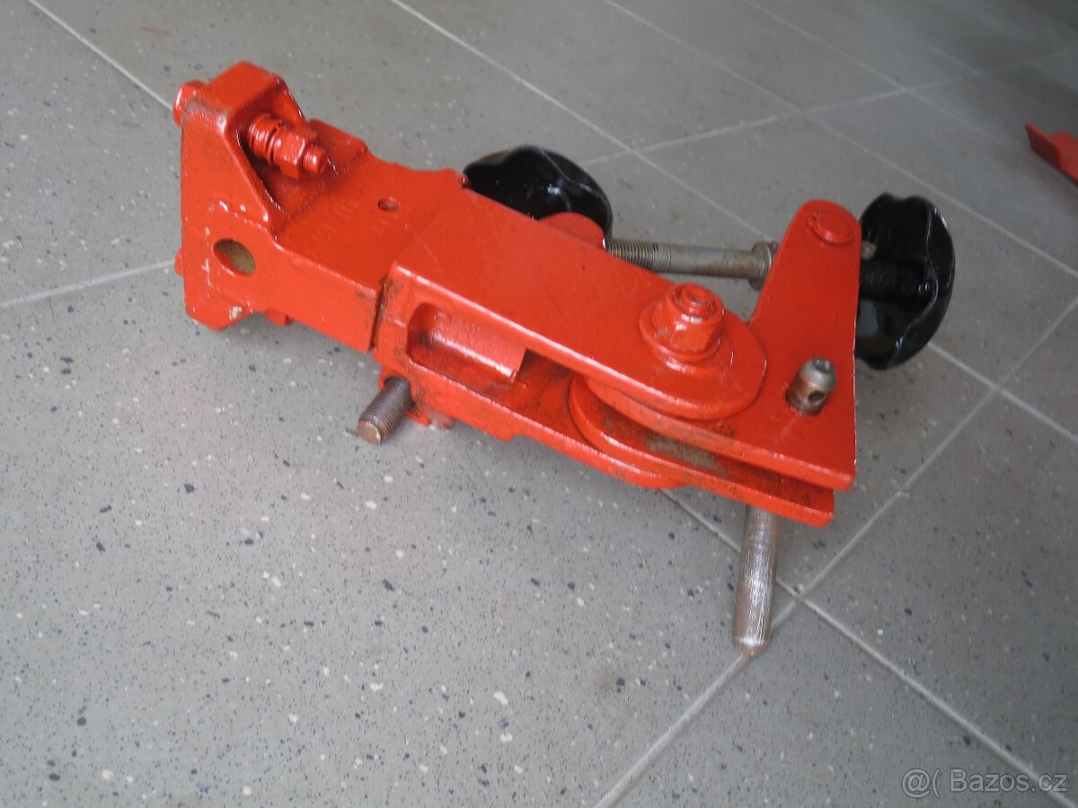 Oboustranný pluh VARI APH 352 + nastavovací těleso NT 3. - 6