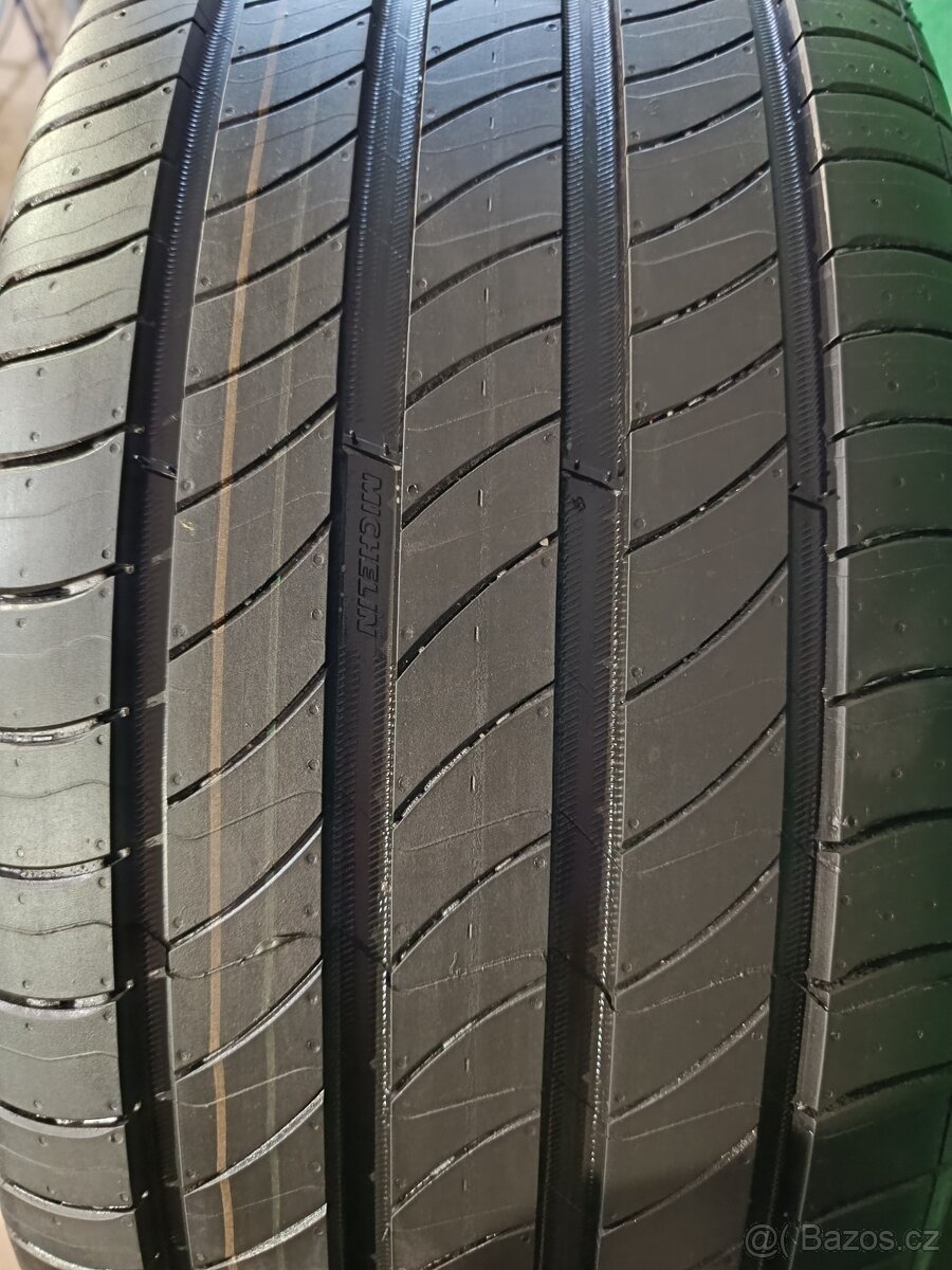 4ks nove letni 235/50/19 Michelin - 6