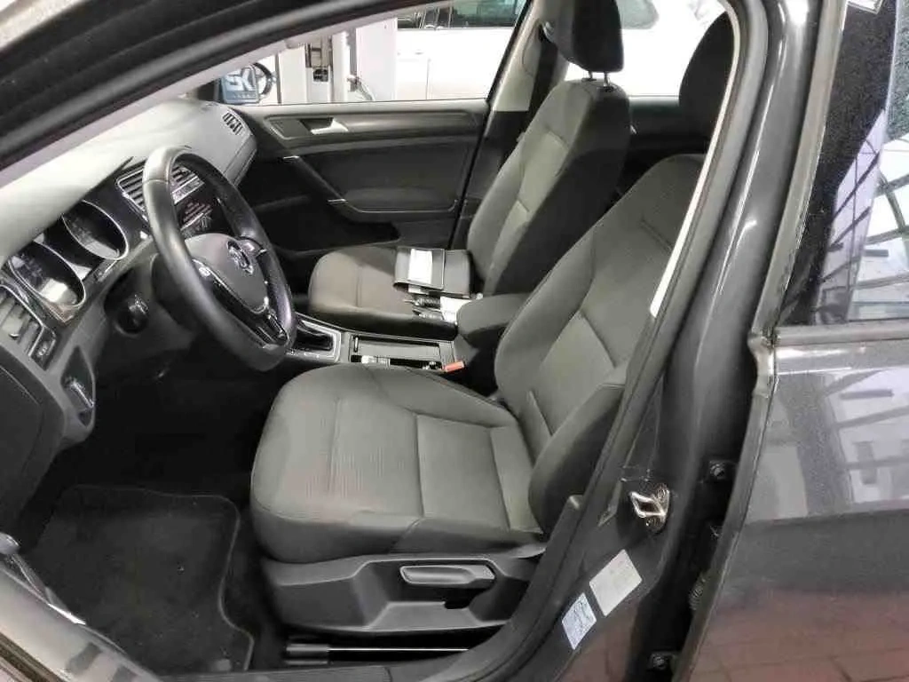 Volkswagen E-golf 100kw model 2021,baterie 36kwh,220km - 6