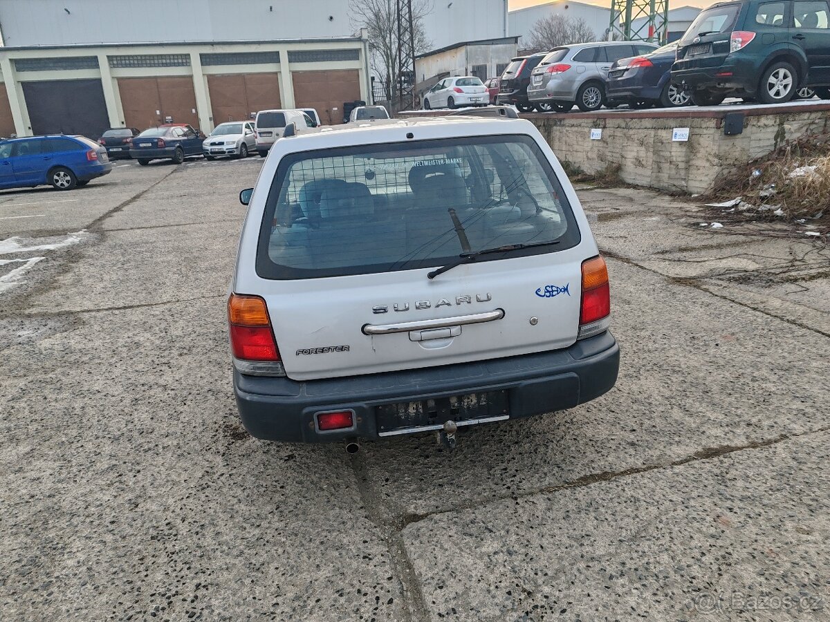 Subaru Forester 2.0i - 6