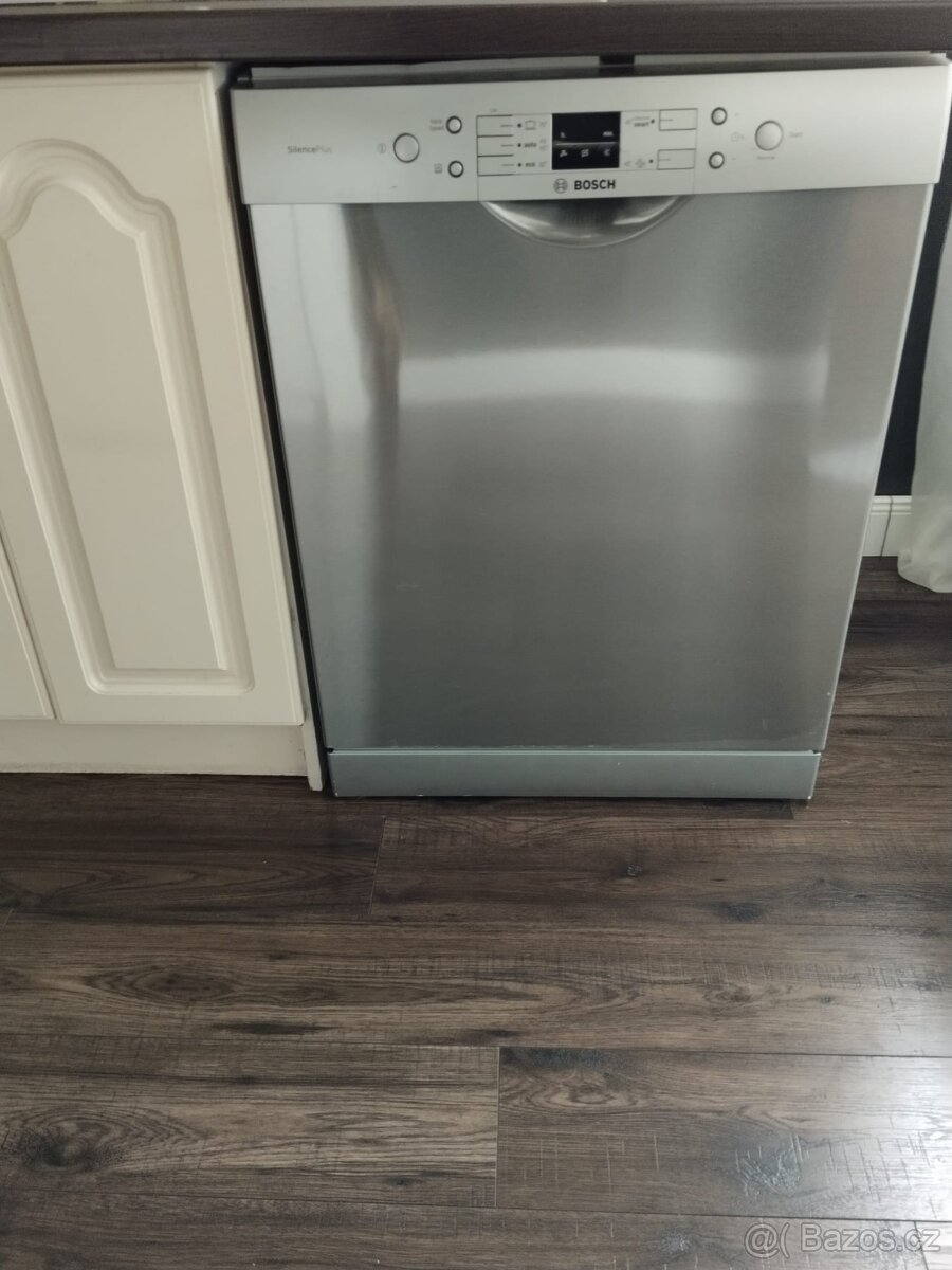 Prodám Myčku Bosch - 6