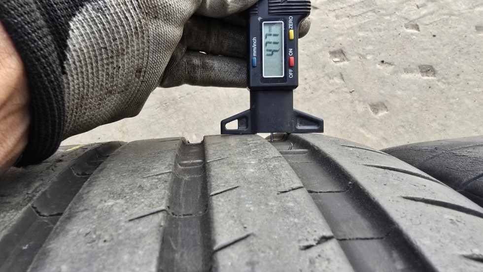 Letní pneu 265/35/19 Michelin - 6