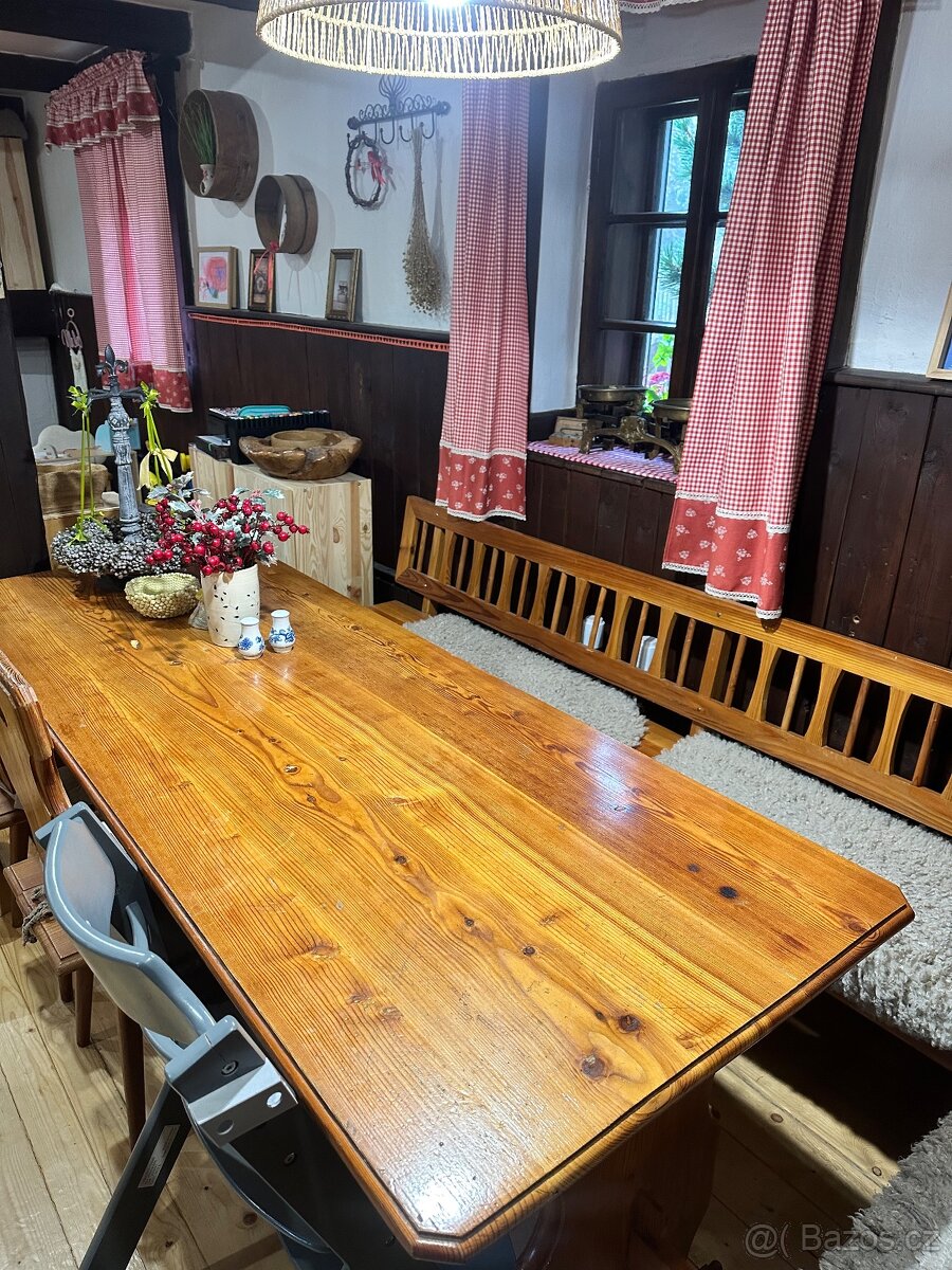Selský jídelní set – masivní stůl, velká rohová lavice + 3 ž - 6