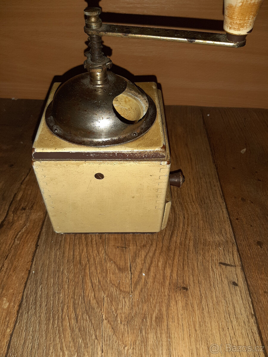 Prodám retro dřevěný mlýnek na kávu Sava original - 6