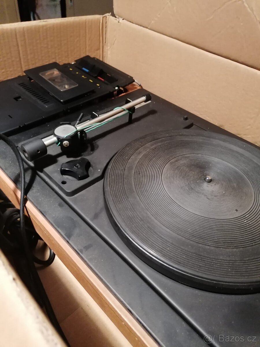 Magnetofon s gramofonem Tesla - 6