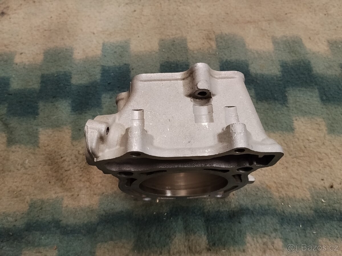 Prodám válec Yamaha YZF250 - 6