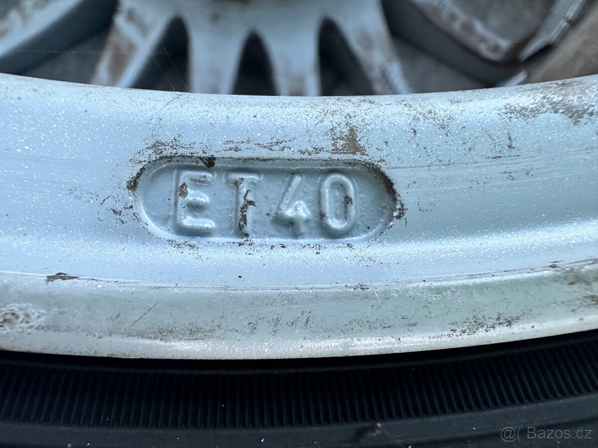 Kola OZ Racing Superturismo WRC R15 - 6