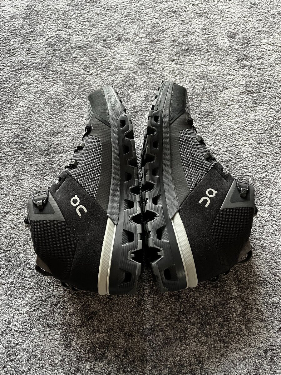 On Running, model Cloudtrax, velikost 38,5 - 6