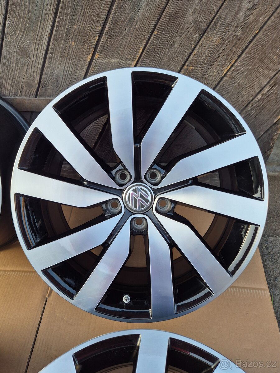 5x112 r18 Originál Vw Passat B8-Rline - 6