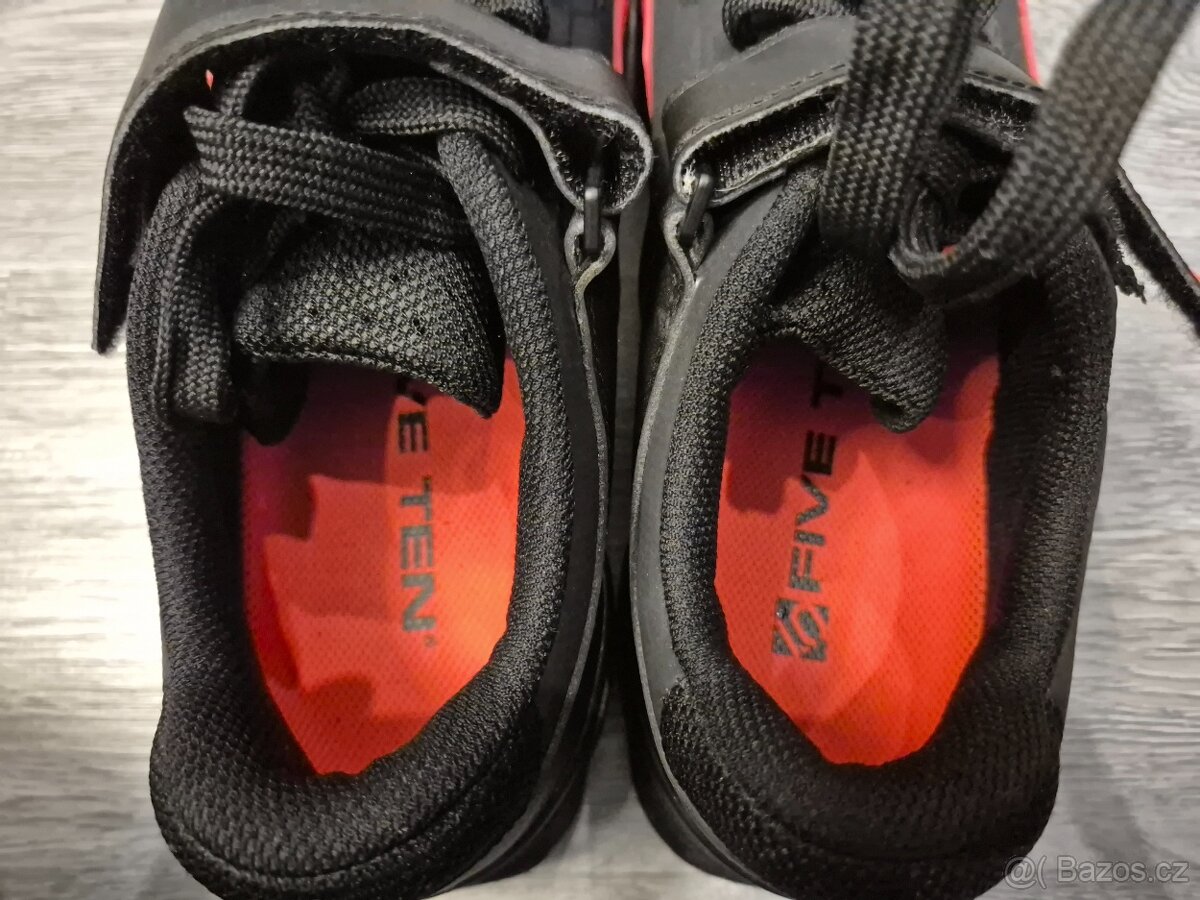 Five Ten Kestrel Black Solar Red, vel. 44 - 6